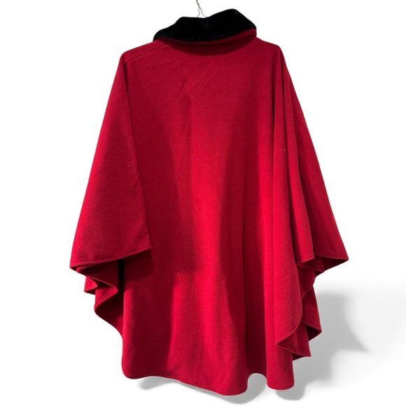 LeModa Red Rosette Cape with faux fur trim - Picture 2 of 6